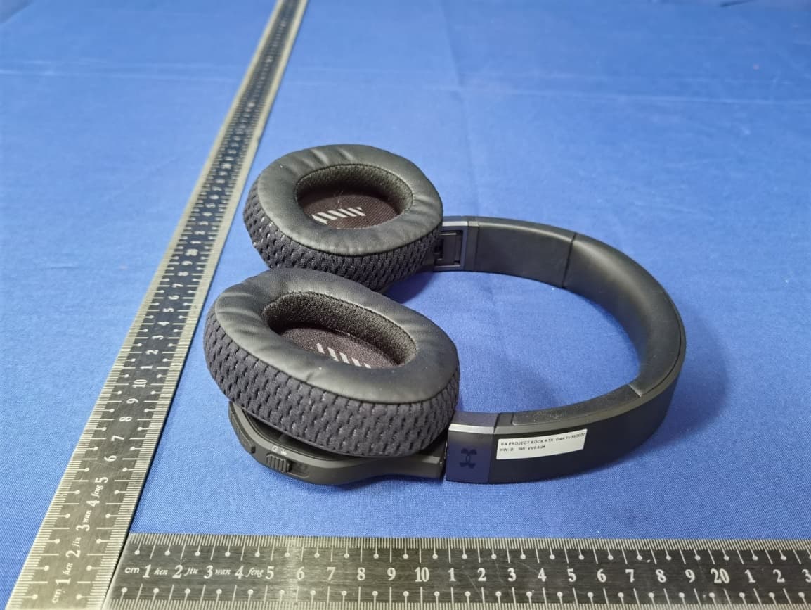 Bluetooth headset - FCC ID APIPROJECTROCK - Harman International Industries, Inc (4)