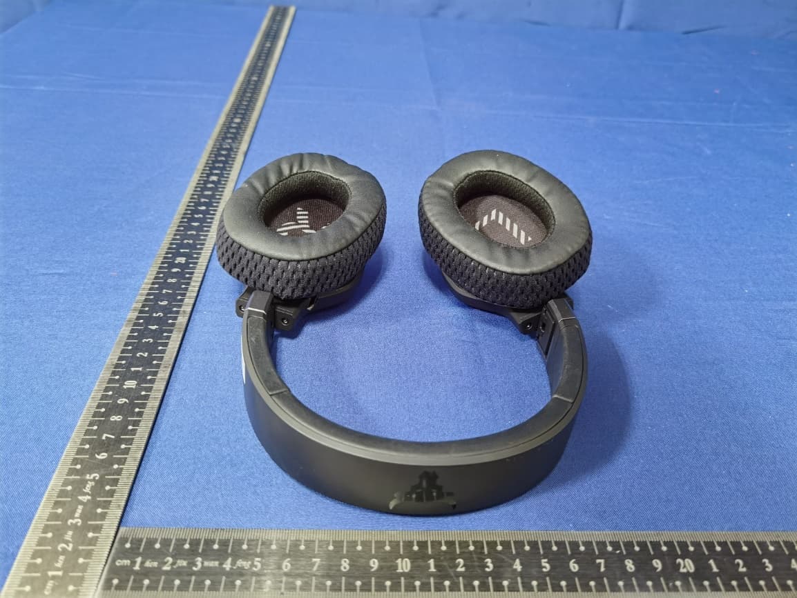 Bluetooth headset - FCC ID APIPROJECTROCK - Harman International Industries, Inc (2)