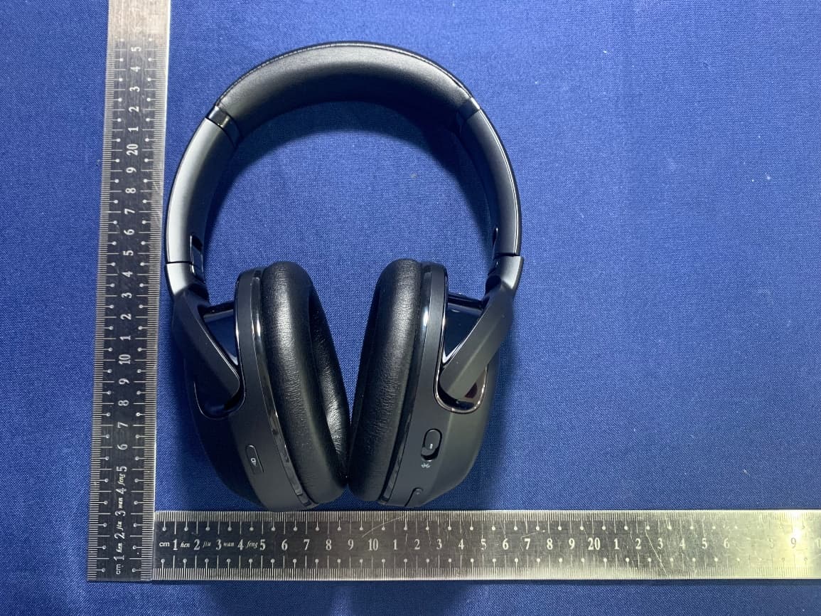 Bluetooth Headset - FCC ID APITOURONEM2 - Harman International Industries, Inc (4)
