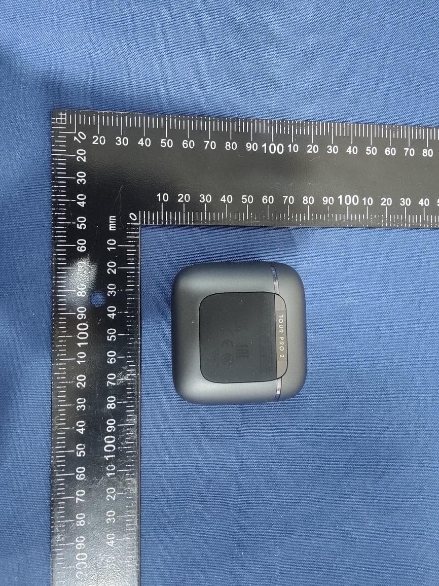 CHARGING CASE (FOR BLUETOOTH HEADSET) - FCC ID APITOURPRO2C - Harman International Industries, Inc