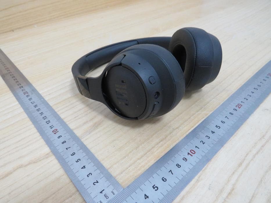 Bluetooth headset - FCC ID APITUNE720BT - Harman International Industries, Inc (5)