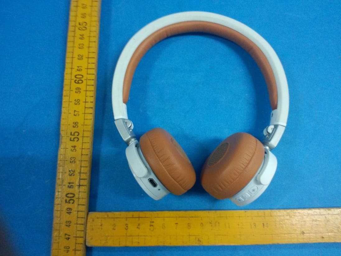 On Ear Bluetooth Headphone - FCC ID APIY45BT - Harman International Industries, Inc (5)