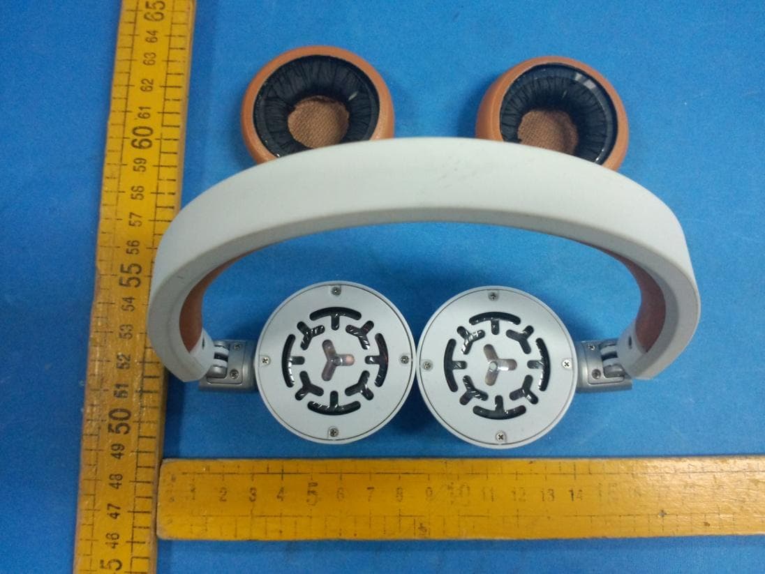 On Ear Bluetooth Headphone - FCC ID APIY45BT - Harman International Industries, Inc (2)