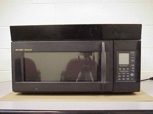Microwave Oven - FCC ID APYDMR0131 - Sharp Corporation