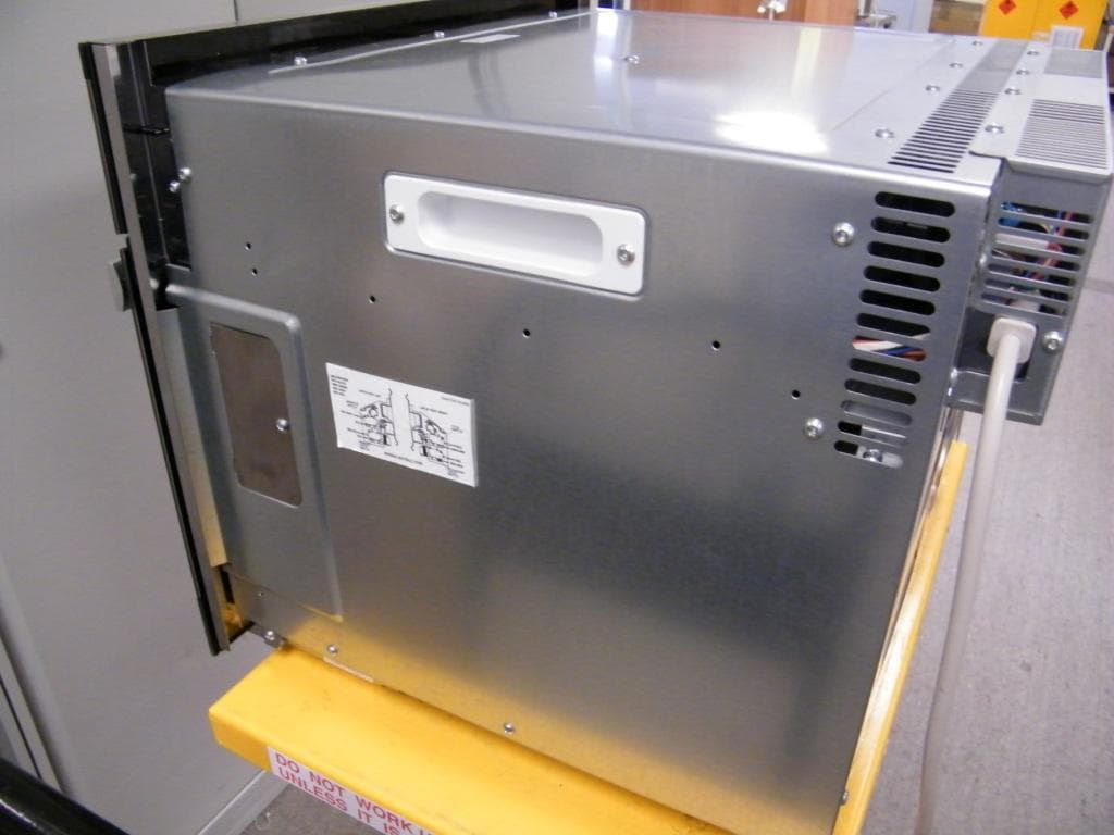 Microwave Oven - FCC ID APYDMR0177 - Sharp Corporation (4)