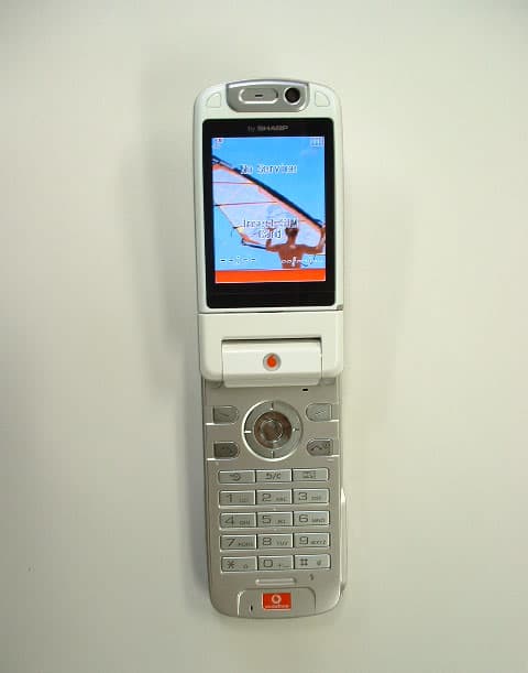 GSM Cellular Phone W/ Bluetooth - FCC ID APYHRO00038 - Sharp Corporation (2)