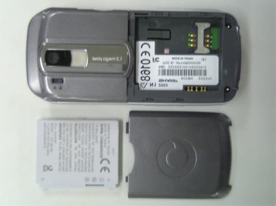 GSM-WCDMA Mobile-Phone / Bluetooth Enable - FCC ID APYHRO00039 - Sharp Corporation (1)