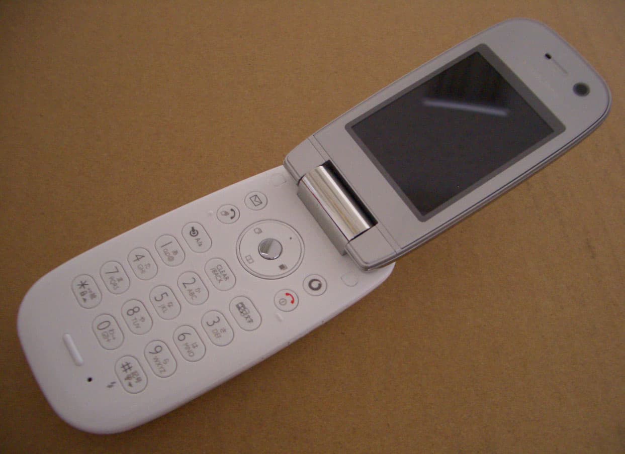 PCS Cellular Phone W/ Bluetooth - FCC ID APYHRO00044 - Sharp Corporation (2)
