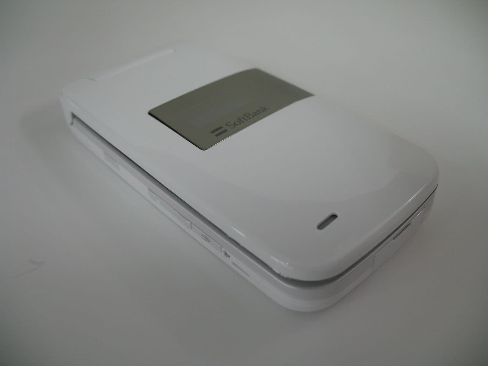 Cellular Transceiver With Bluetooh - FCC ID APYHRO00054 - Sharp Corporation (3)