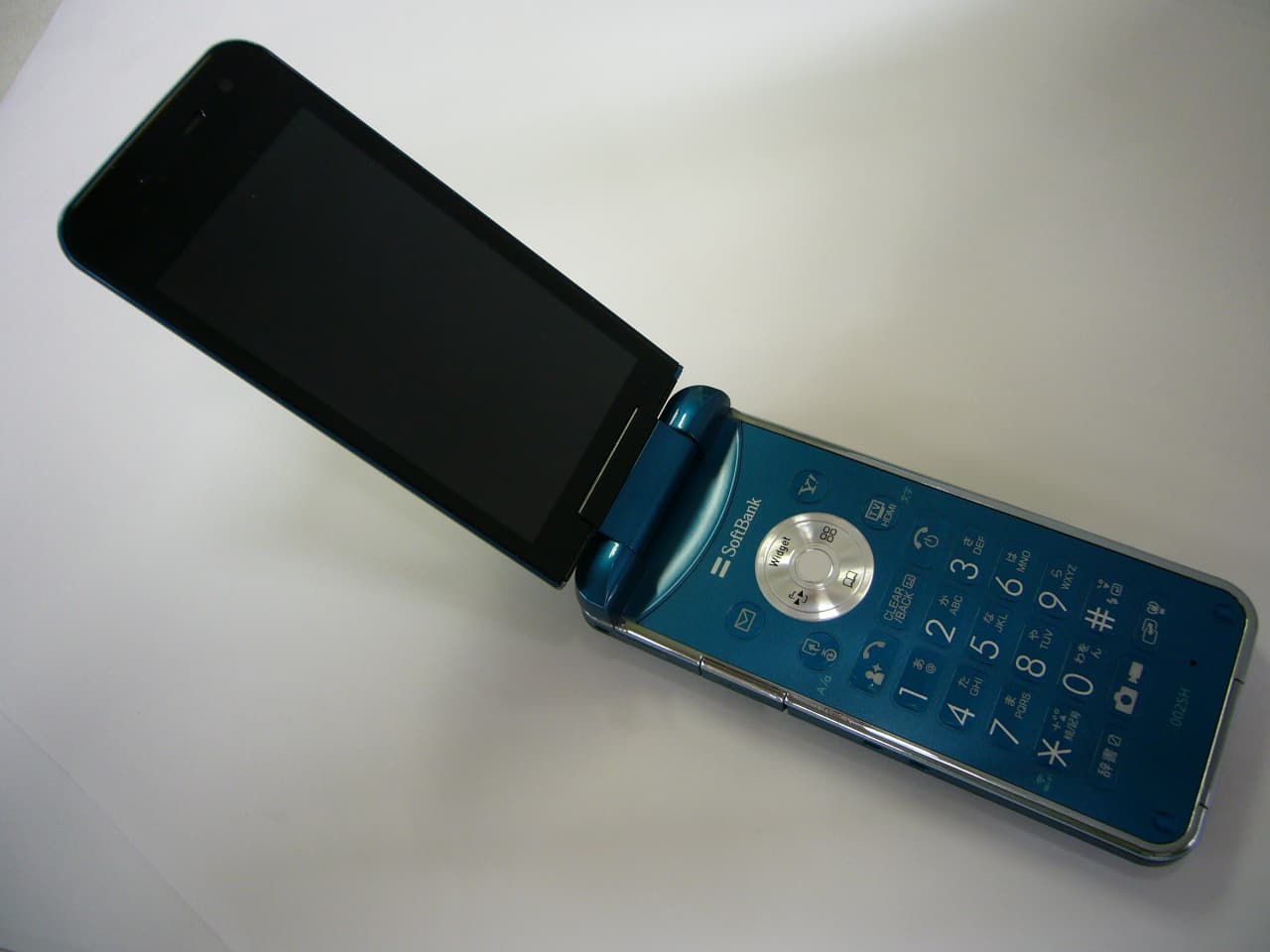 Cellular Phone - FCC ID APYHRO00135 - Sharp Corporation (3)
