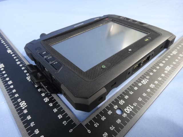Tablet Display Unit - FCC ID AQZ-12131-1000 - Harris Corporation RF Communications Division (2)