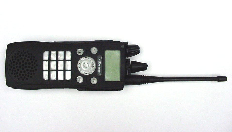 UHF (380 to 470 MHz) Portable Land Mobile Radio - FCC ID ATH2424130 - E F Johnson Company (2)