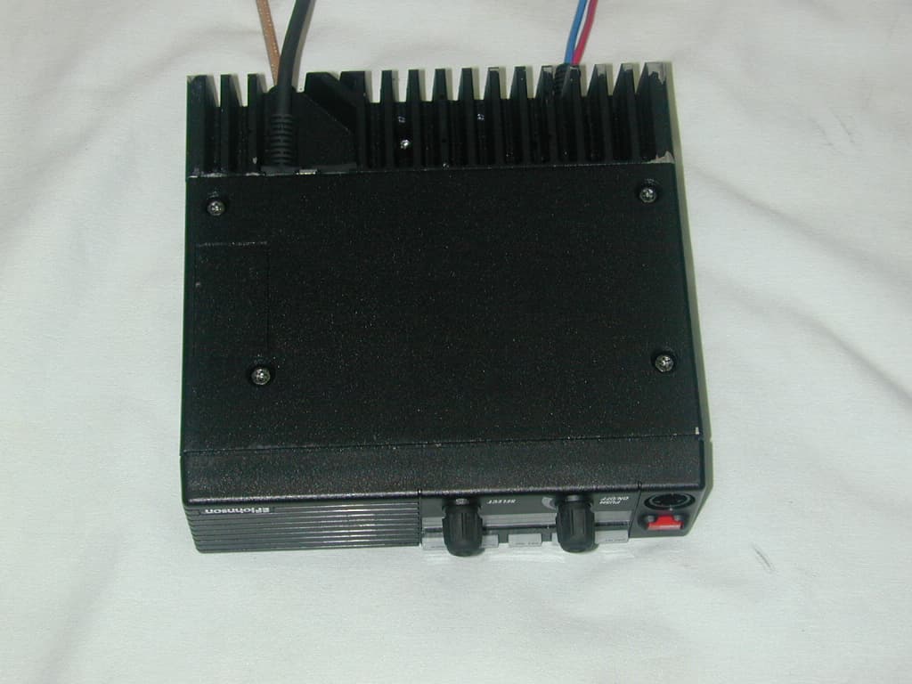 Non-Broadcast Transceiver - FCC ID ATH2424330 - E F Johnson Company