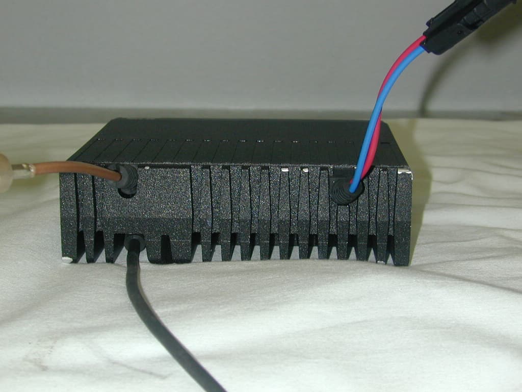Non-Broadcast Transceiver - FCC ID ATH2424330 - E F Johnson Company (2)