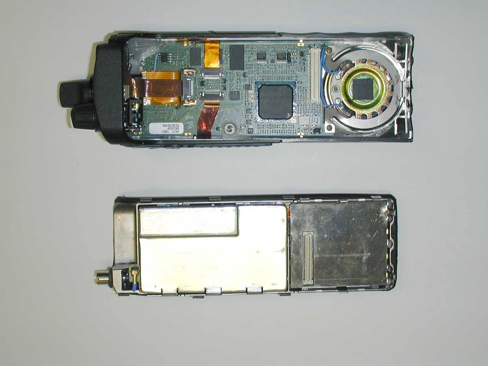 UHF Portable Radio - FCC ID ATH2425140 - E F Johnson Company