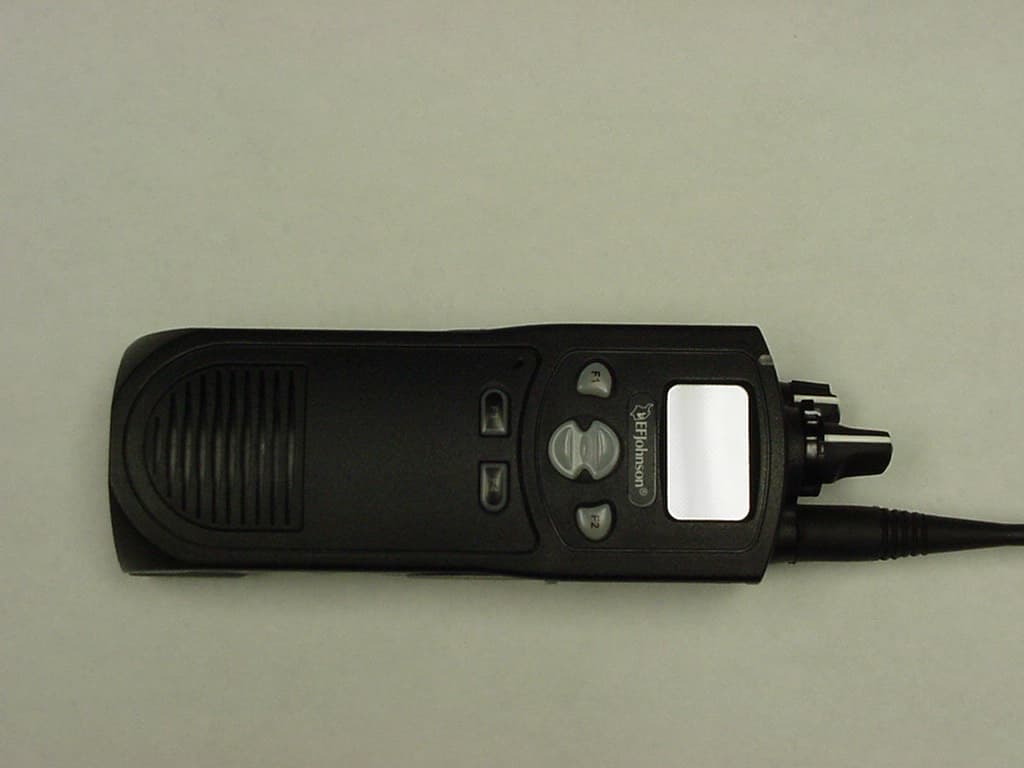 PTT UHF 900 MHz - FCC ID ATH2425191 - E F Johnson Company