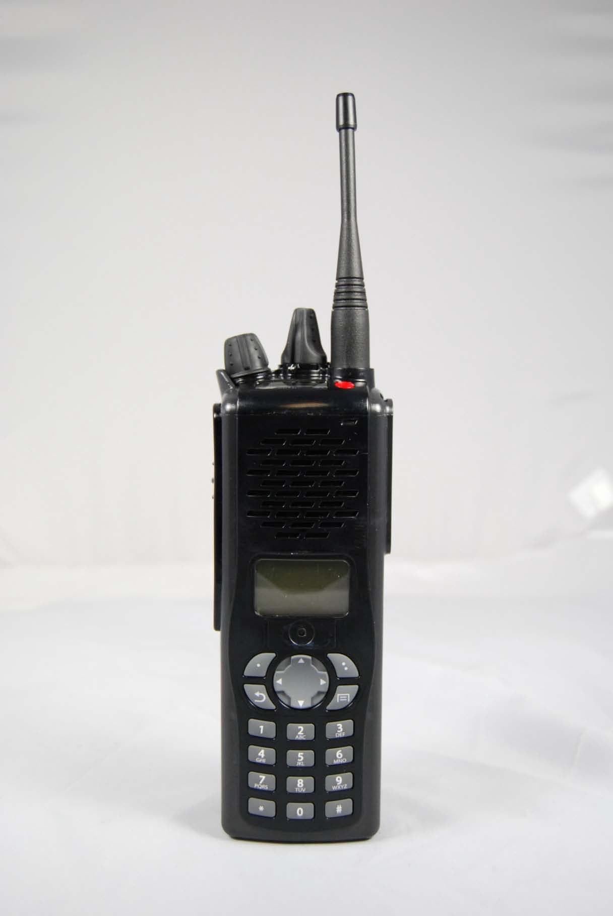 Vantage 700/800 MHz Portable Radio - FCC ID ATH2425770 - E F Johnson Company (2)