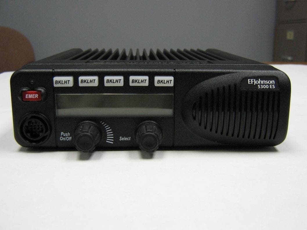 DUAL BAND VHF AND 700/800 MHz MOBILE TRANSCEIVER - FCC ID ATH2425M80 - E F Johnson Company (4)