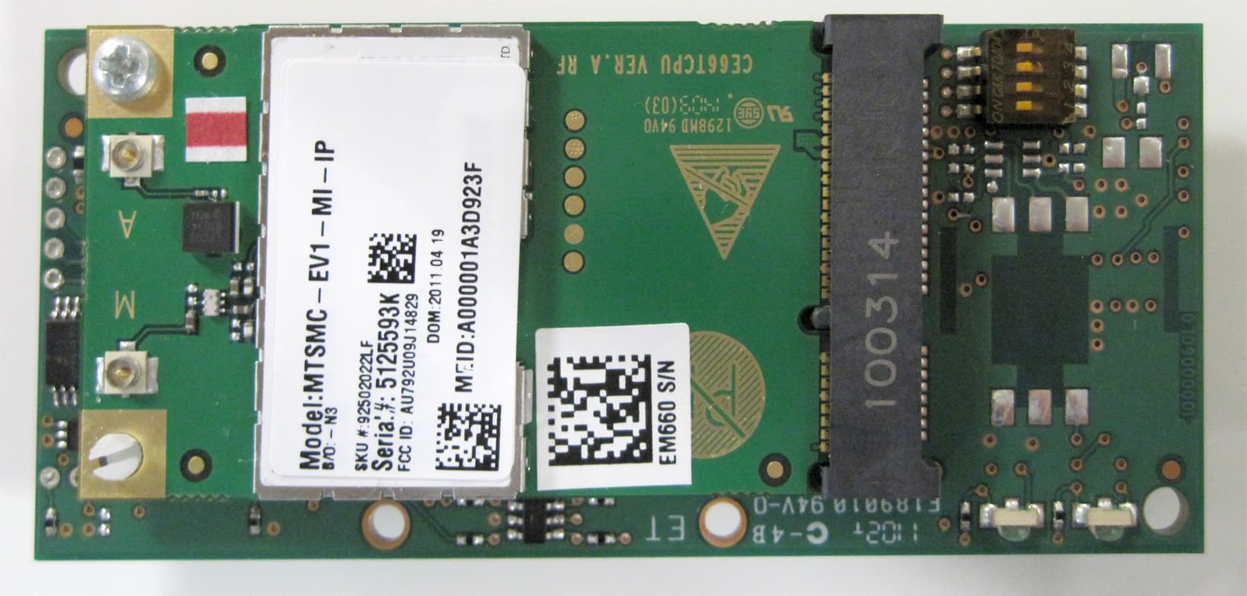 Universal Socket Modem - FCC ID AU792U09J14829 - Multi Tech Systems Inc