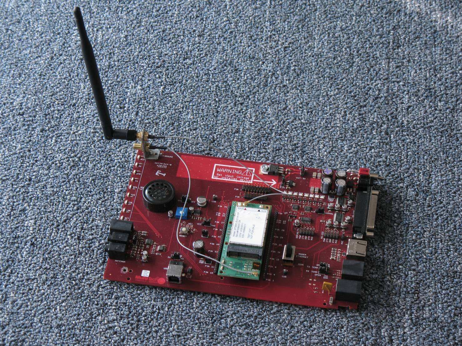 Wireless CDMA Modem - FCC ID AU792U10E06831 - Multi Tech Systems Inc