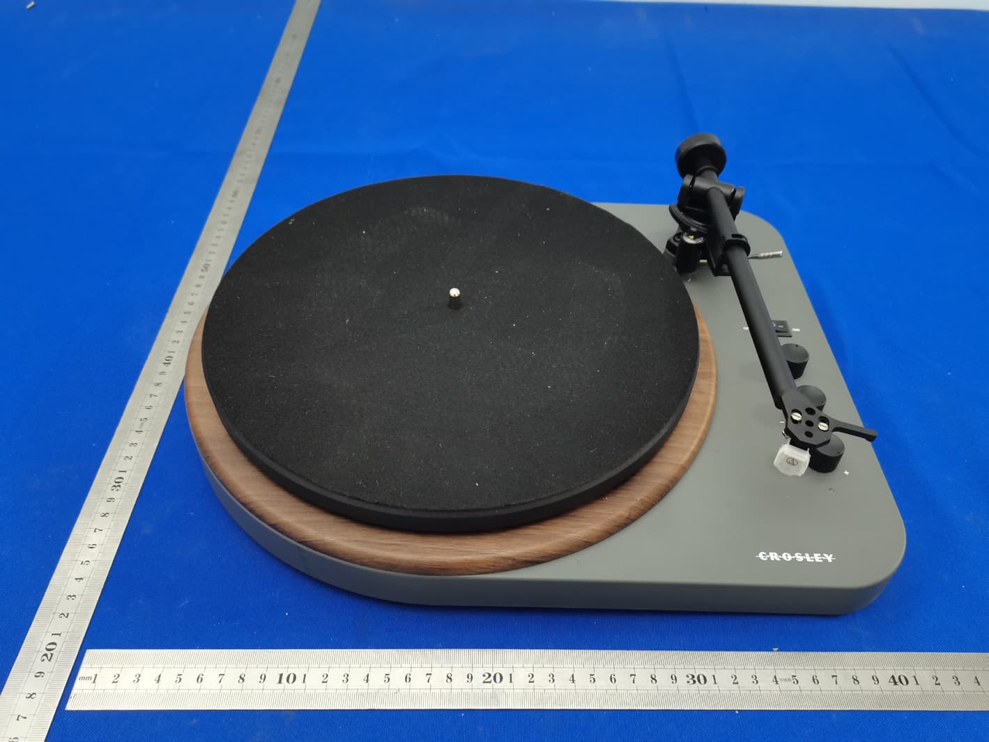 Stereo Turntable System - FCC ID AUST160 - Modern Marketing Concepts, Inc. (2)