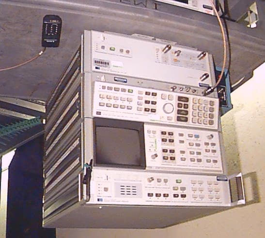 PUE - Part 15 Unlicensed PCS portable Tx  held to ear - FCC ID AXAROA1173201 - HARRIS CORPORATION (3)