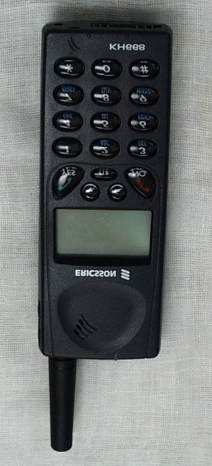 PUE - Part 15 Unlicensed PCS portable Tx  held to ear - FCC ID AXAROA1173201 - HARRIS CORPORATION (1)