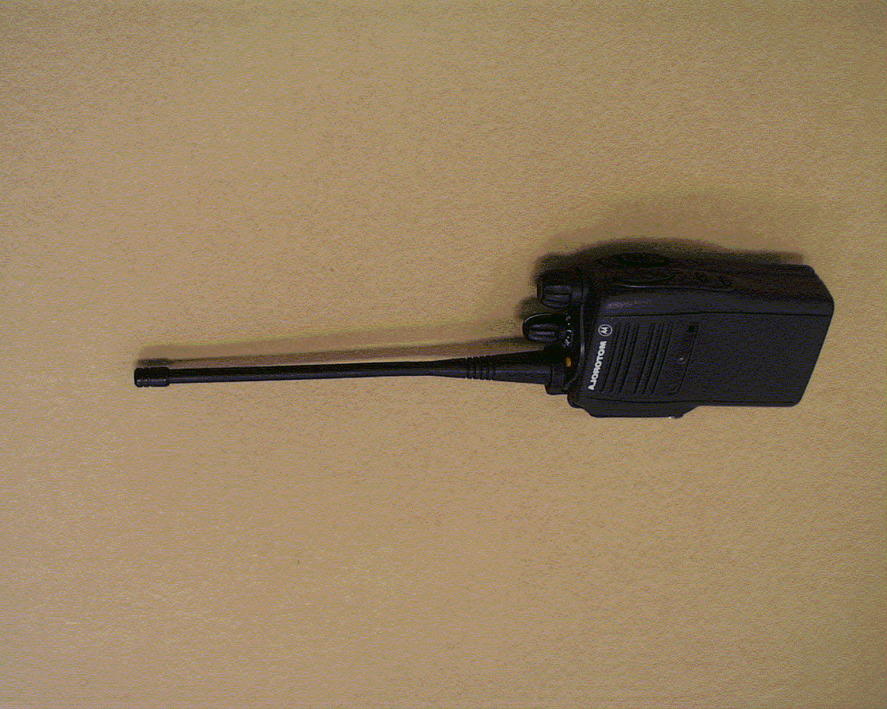 UHF Two-Way Radio - FCC ID AZ489FT4844 - Motorola Solutions, Inc. (4)