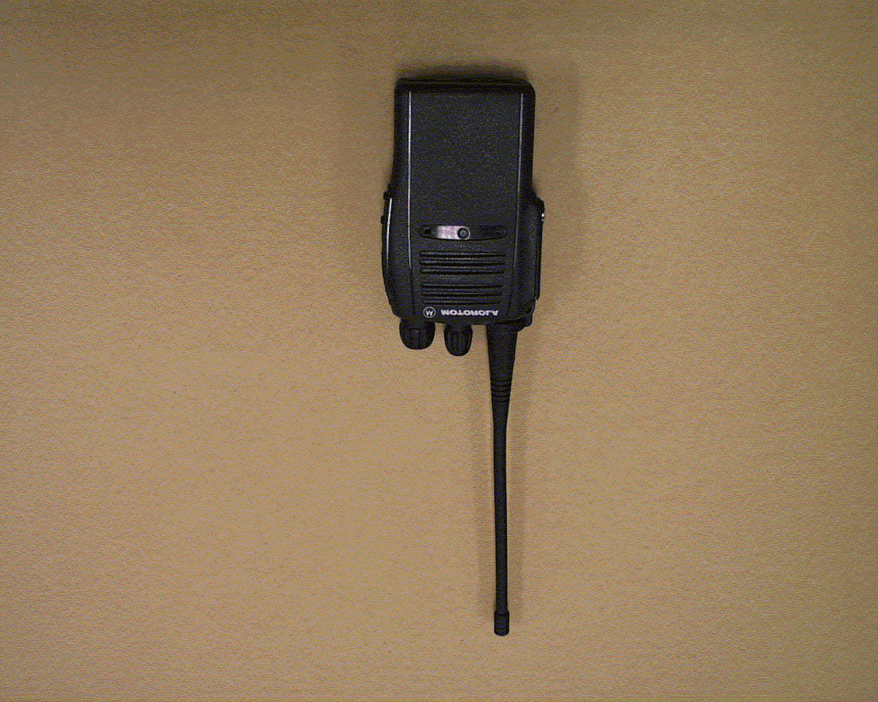 UHF Two-Way Radio - FCC ID AZ489FT4844 - Motorola Solutions, Inc. (3)