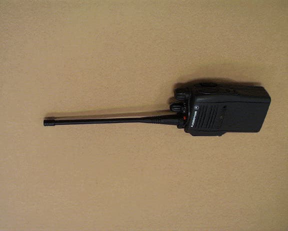Hand Held Transmitter Held to the Face - FCC ID AZ489FT4845 - Motorola Solutions, Inc. (2)