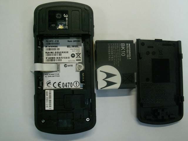 Portable VoWLAN Transceiver with Bluetooth - FCC ID AZ489FT7038 - Motorola Solutions, Inc. (3)