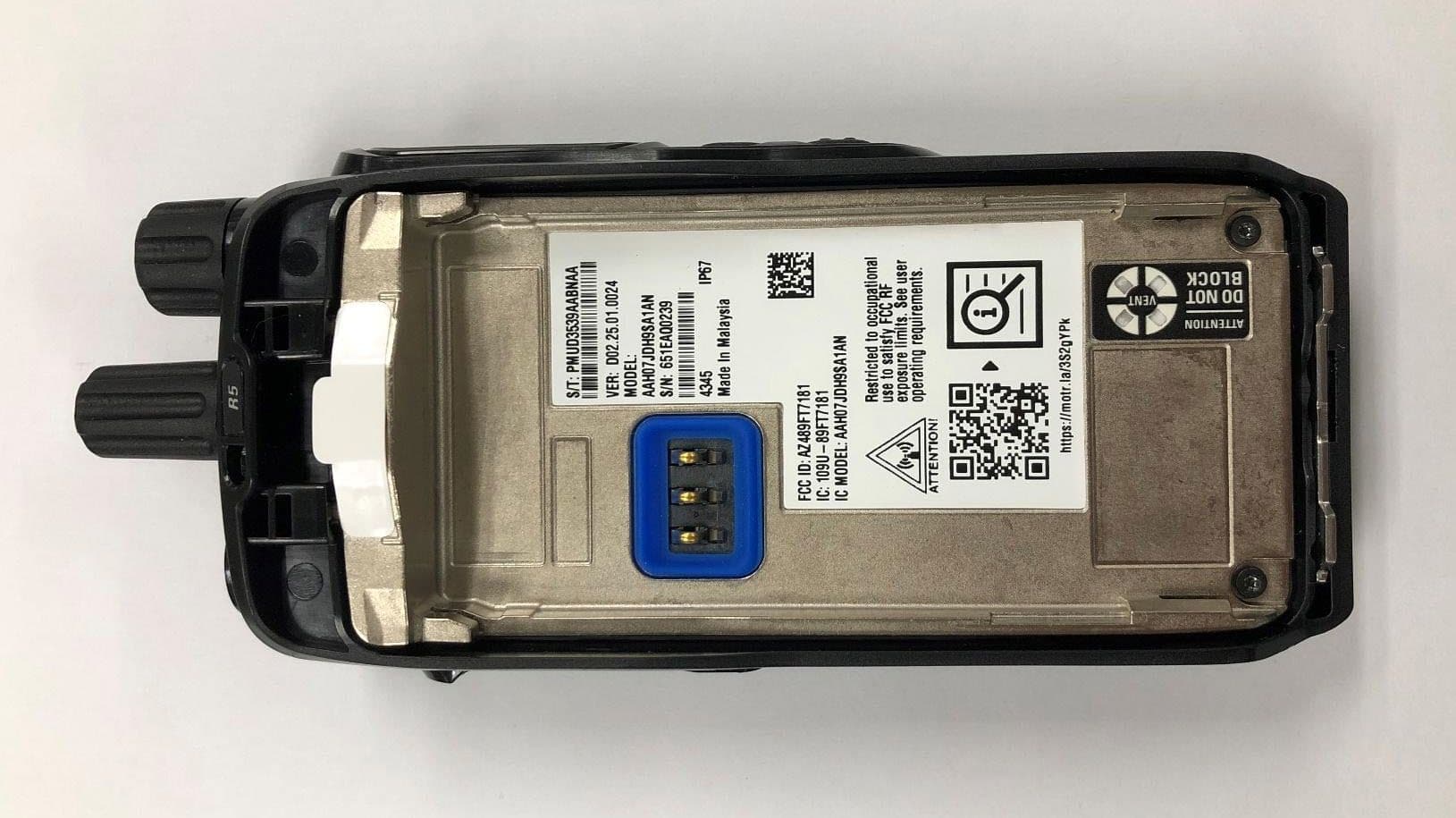 2-way Portable Radio with BT, BTLE and WIFI - FCC ID AZ489FT7181 - Motorola Solutions, Inc. (2)