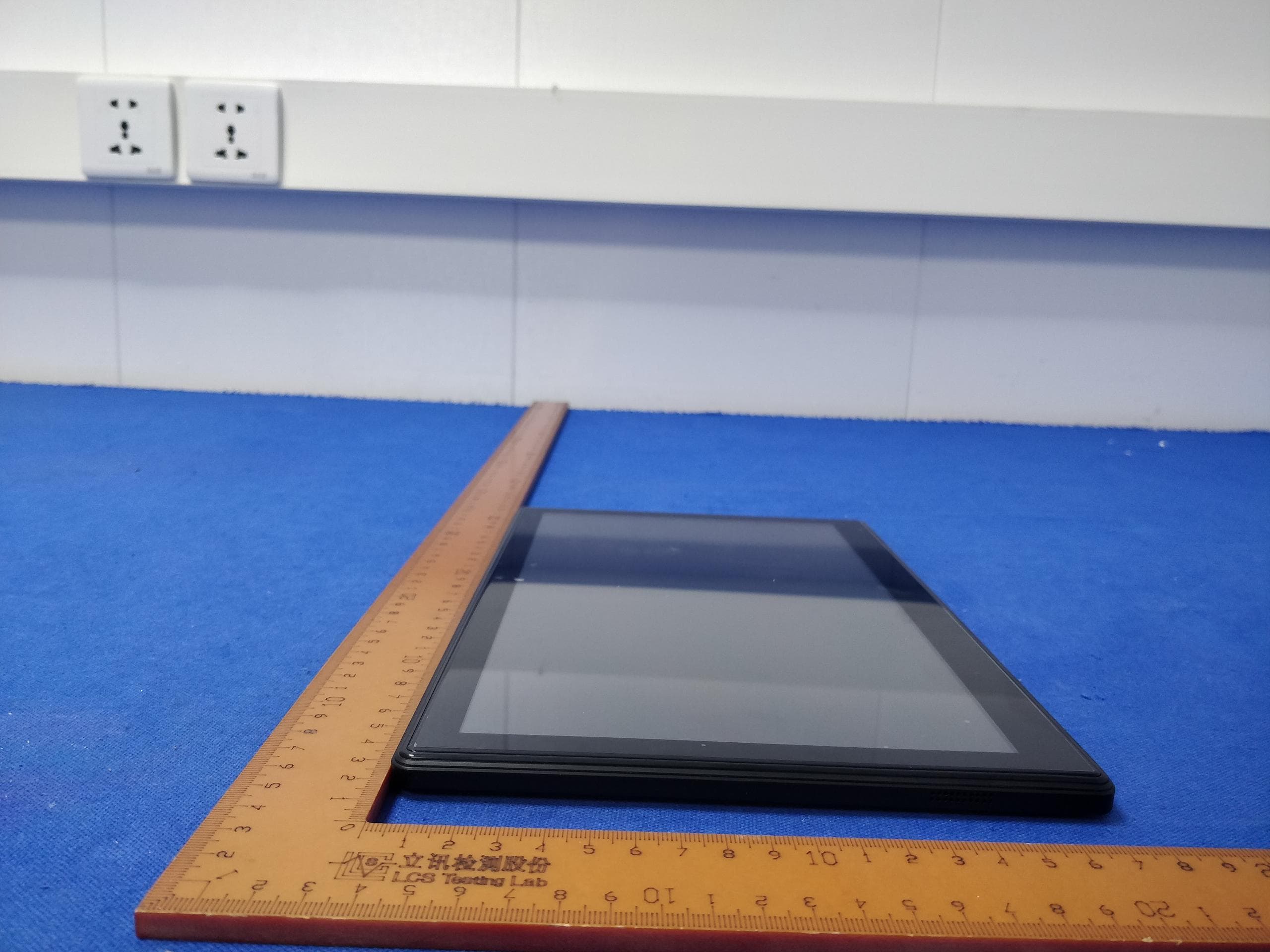 Tablet PC - FCC ID B32-IX90-CQA1103 - VeriFone Inc (4)