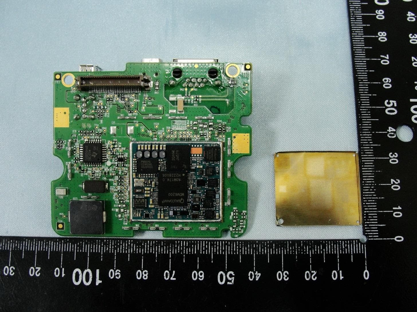 POINT OF SALE TERMINAL - FCC ID B32VX520WCDMA - VeriFone Inc (2)