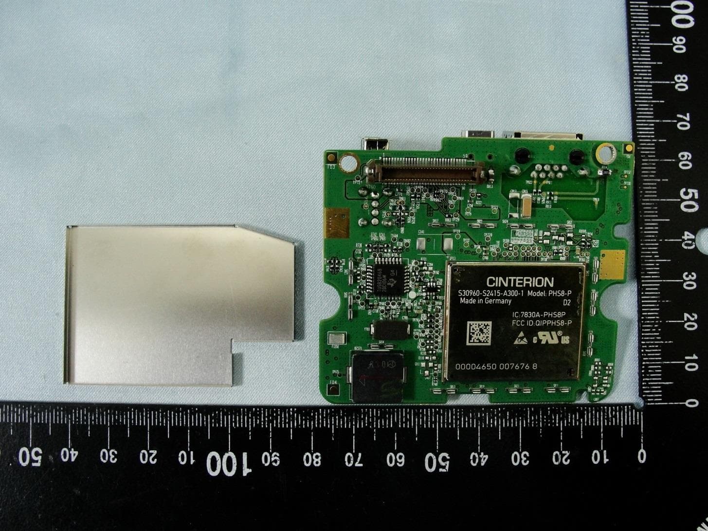 POINT OF SALE TERMINAL - FCC ID B32VX520WCDMA - VeriFone Inc (4)