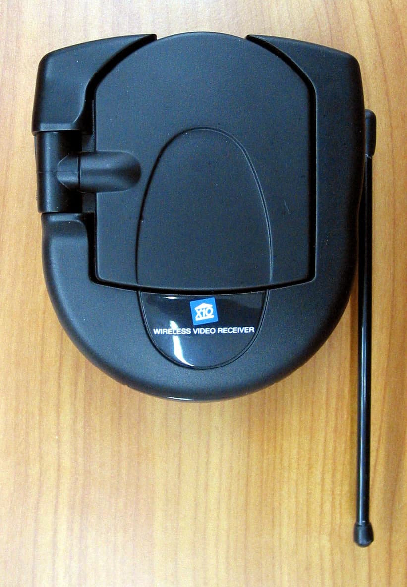 WIRELESS AUDIO/VIDEO SENDER w/ IR EXTENDER FEATURE - FCC ID B4S-VR40A - Authinx Inc.