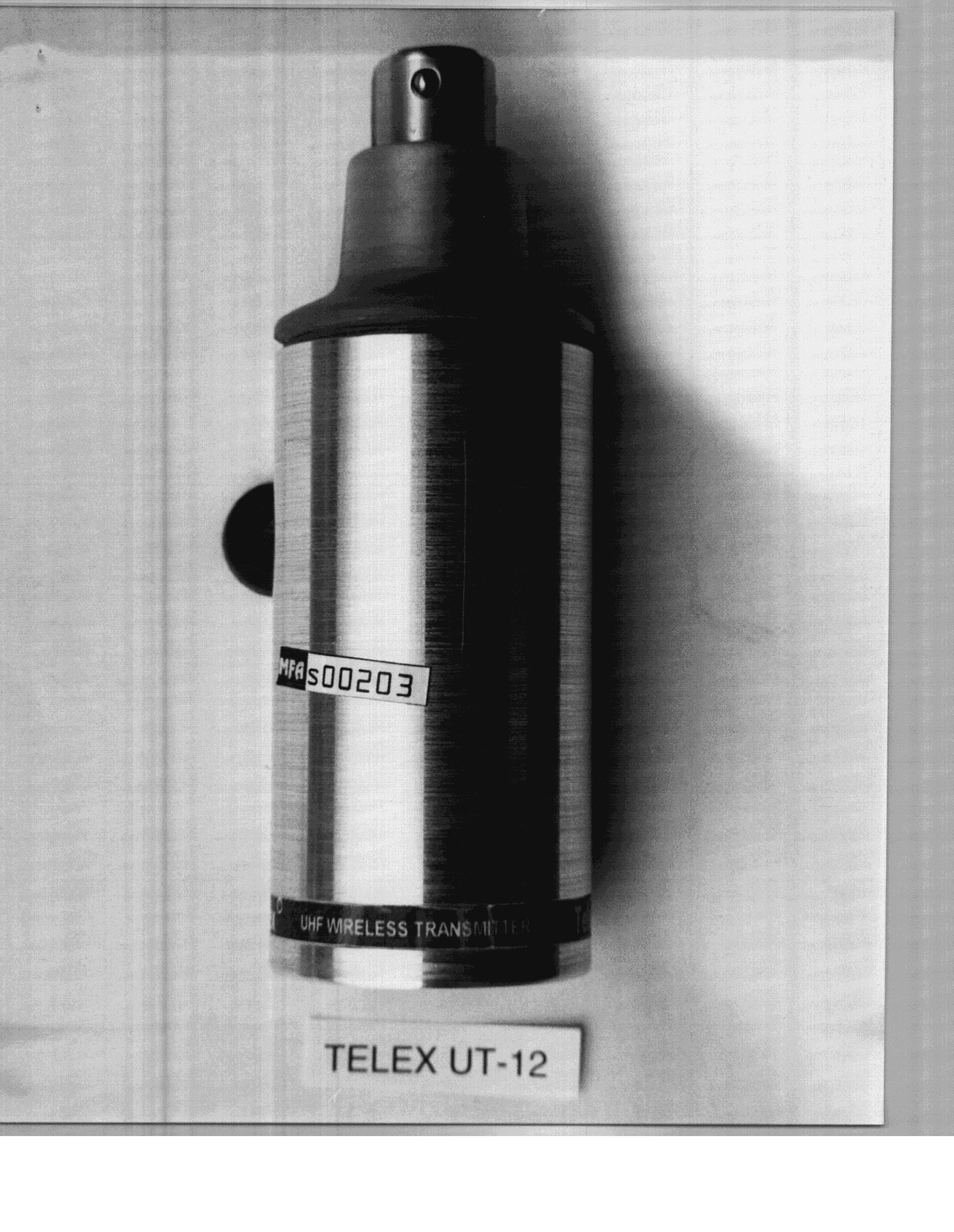 TNE - Licensed Non-Broadcast Transmitter Held to Ear - FCC ID B5DH210 - Bosch Security Systems, Inc. (3)