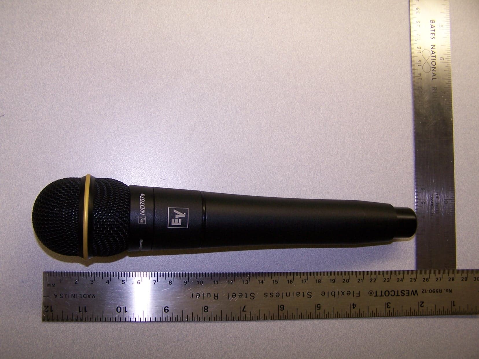 50 mW Metal Handheld Transmitter - FCC ID B5DH225 - Bosch Security Systems, Inc. (3)