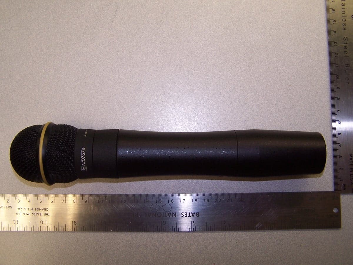 50 mW Plastic Handheld Transmitter - FCC ID B5DH226 - Bosch Security Systems, Inc. (2)