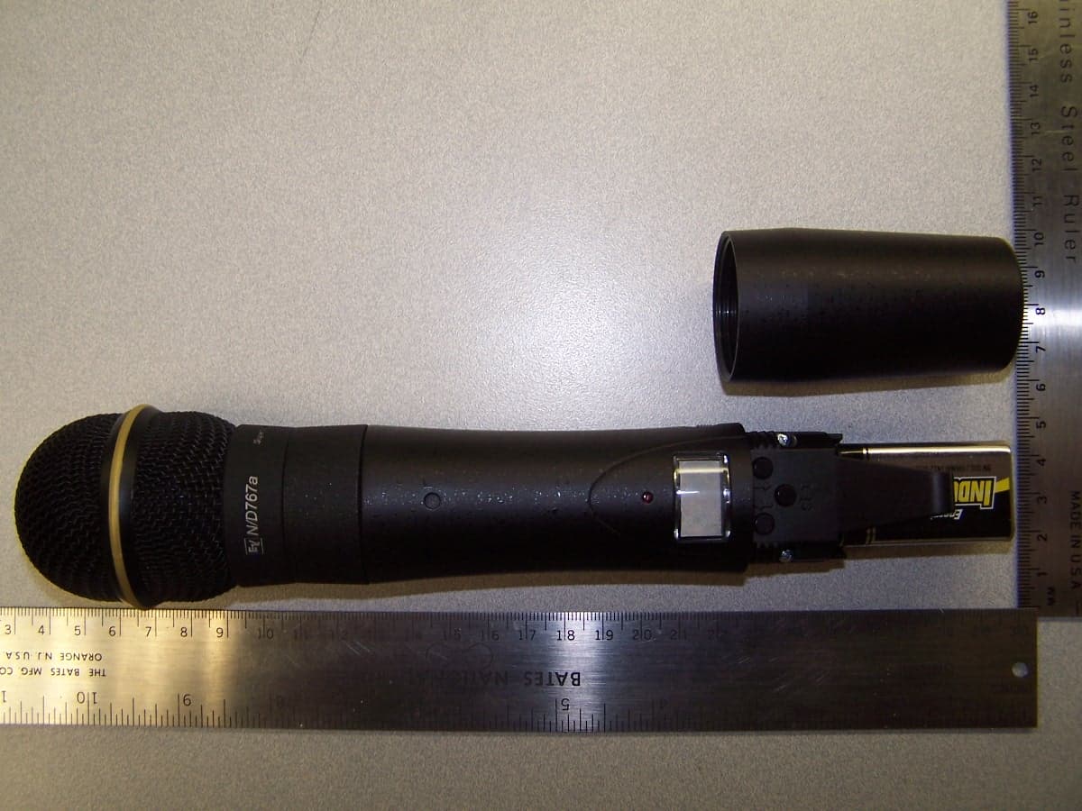 50 mW Plastic Handheld Transmitter - FCC ID B5DH226 - Bosch Security Systems, Inc. (3)