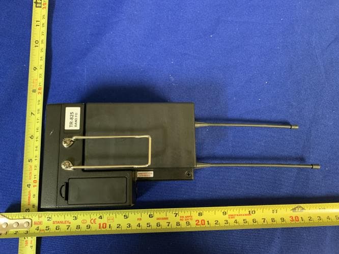 Dual Receiver UHF Wireless Intercom Beltpack - FCC ID B5DM537 - Bosch Security Systems, Inc. (2)