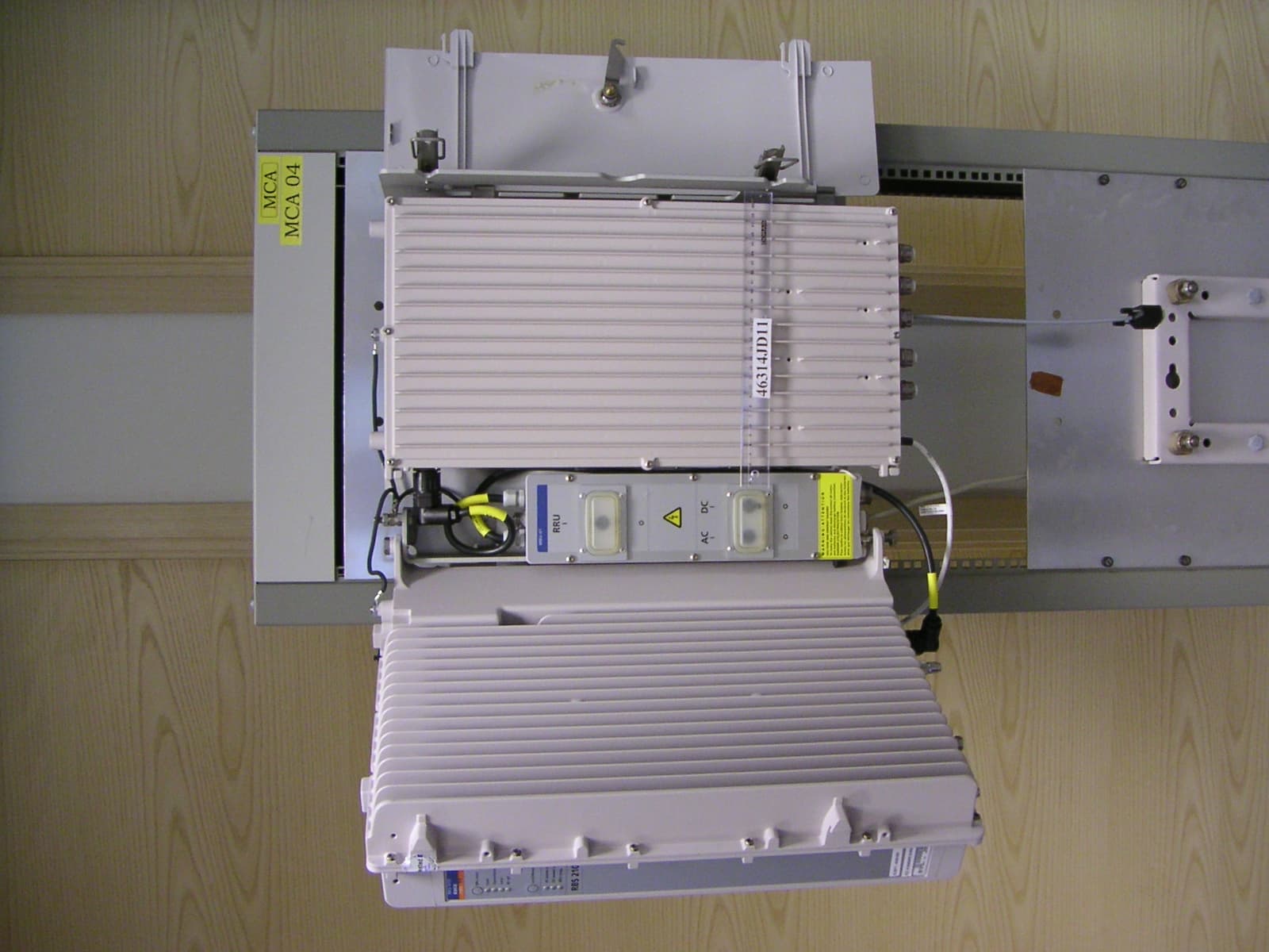 PCS Broadband GSM Base Station - FCC ID B5KAKRC161028-4 - Ericsson Radio Systems AB