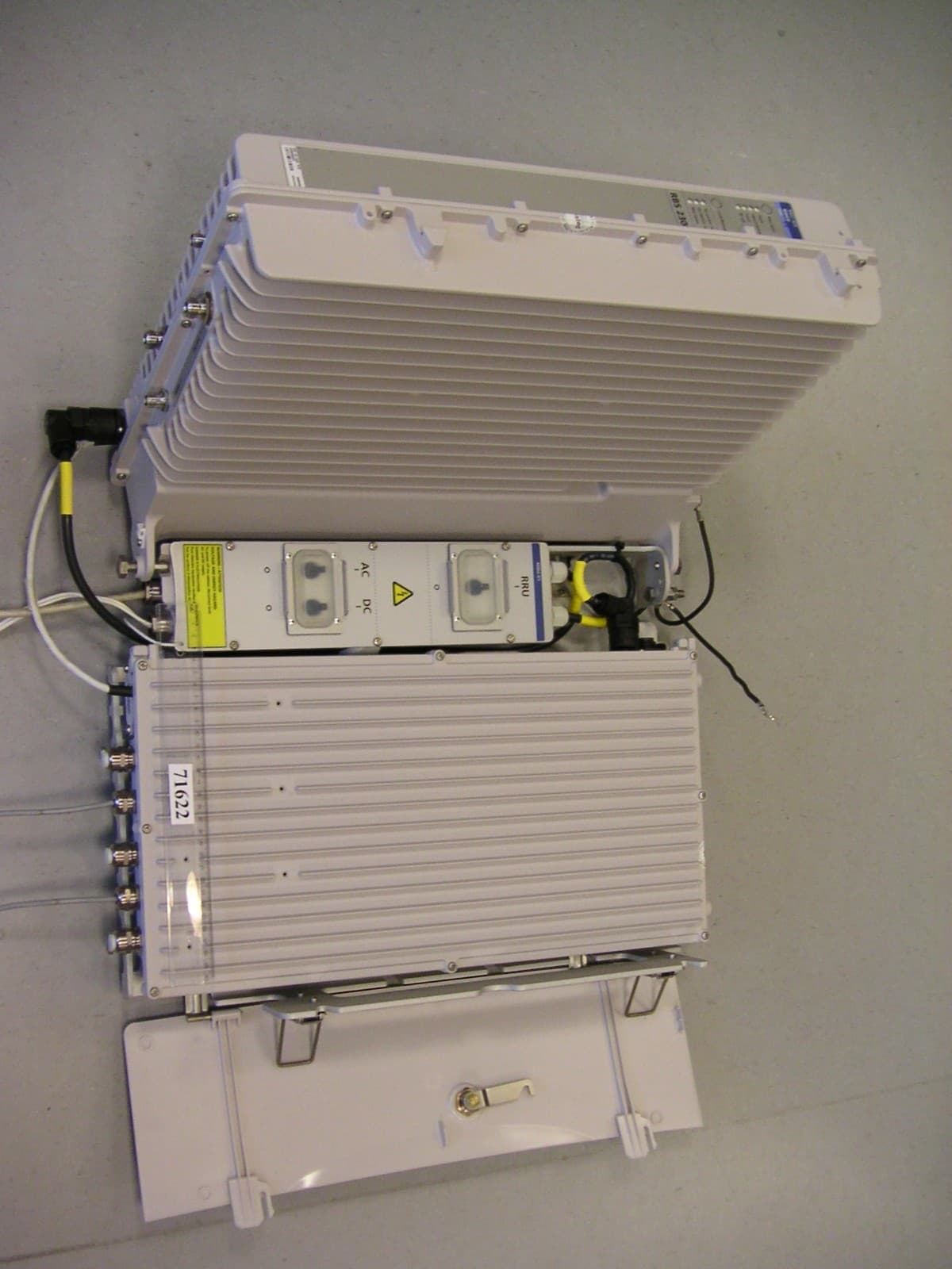 PCS Broadband GSM Base station - FCC ID B5KCKRC16184-7 - Ericsson Radio Systems AB (4)