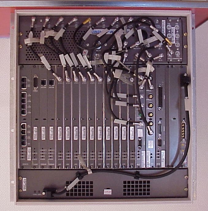 Cellular AMPS/DAMPS Base Station - FCC ID B5KKRC12110-11 - Ericsson Radio Systems AB
