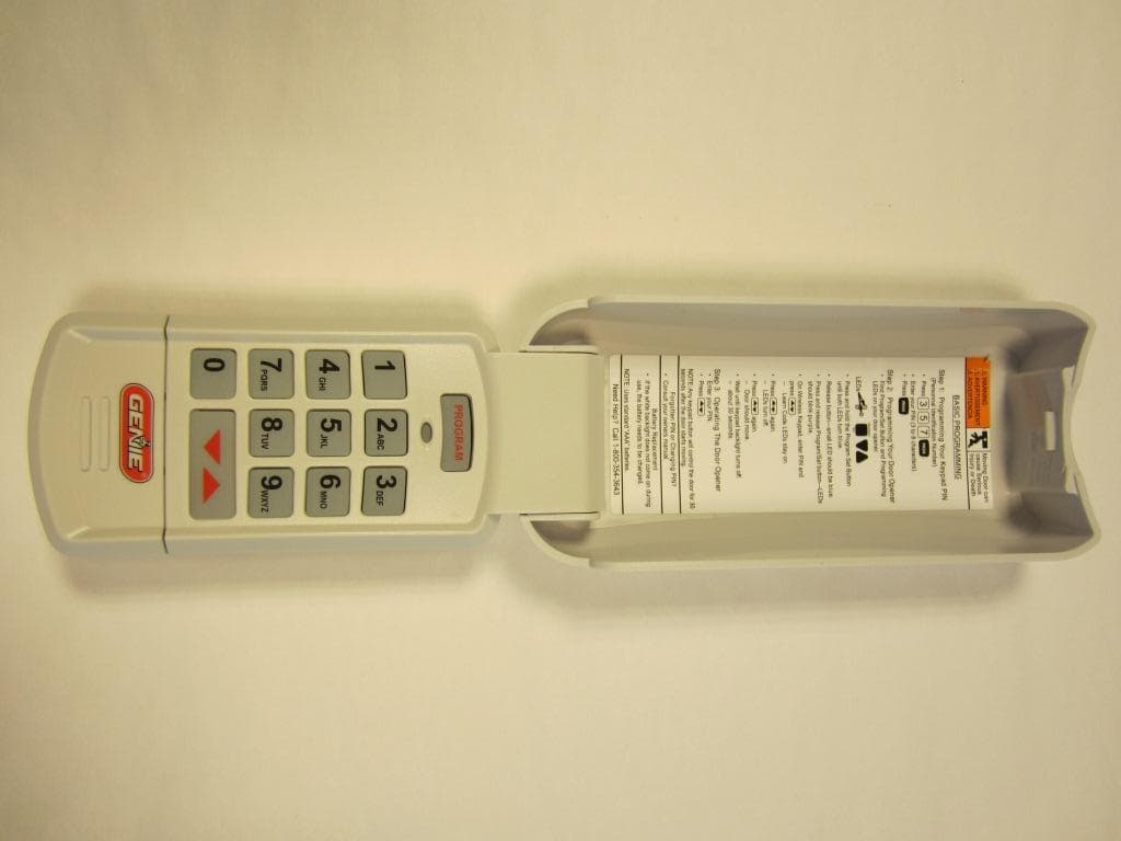 Remote Control Transmitter for Garage Door Opener Operation - FCC ID B8Q315390K - The Genie Company a Division of Overhead Door Corporation (2)