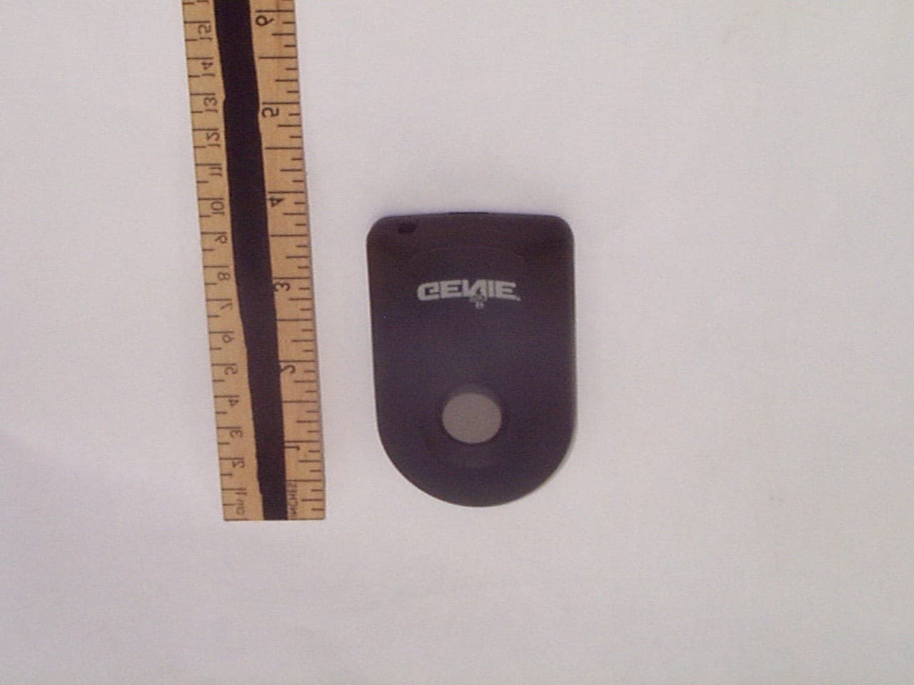 GARAGE DOOR OPENER TRANSMITTER - FCC ID B8QTR360 - The Genie Company a Division of Overhead Door Corporation (2)