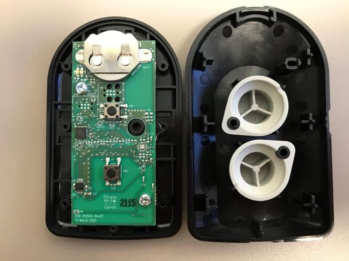 Universal 2 Button Transmitter - FCC ID B8QU2 - The Genie Company a Division of Overhead Door Corporation (2)
