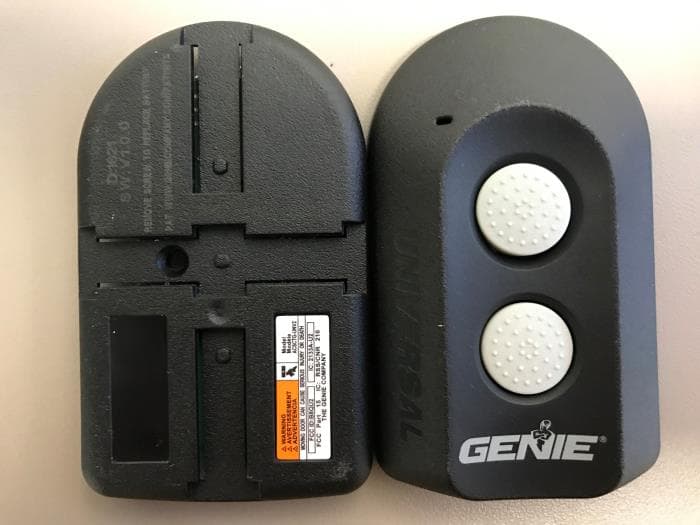 Universal 2 Button Transmitter - FCC ID B8QU2 - The Genie Company a Division of Overhead Door Corporation (3)
