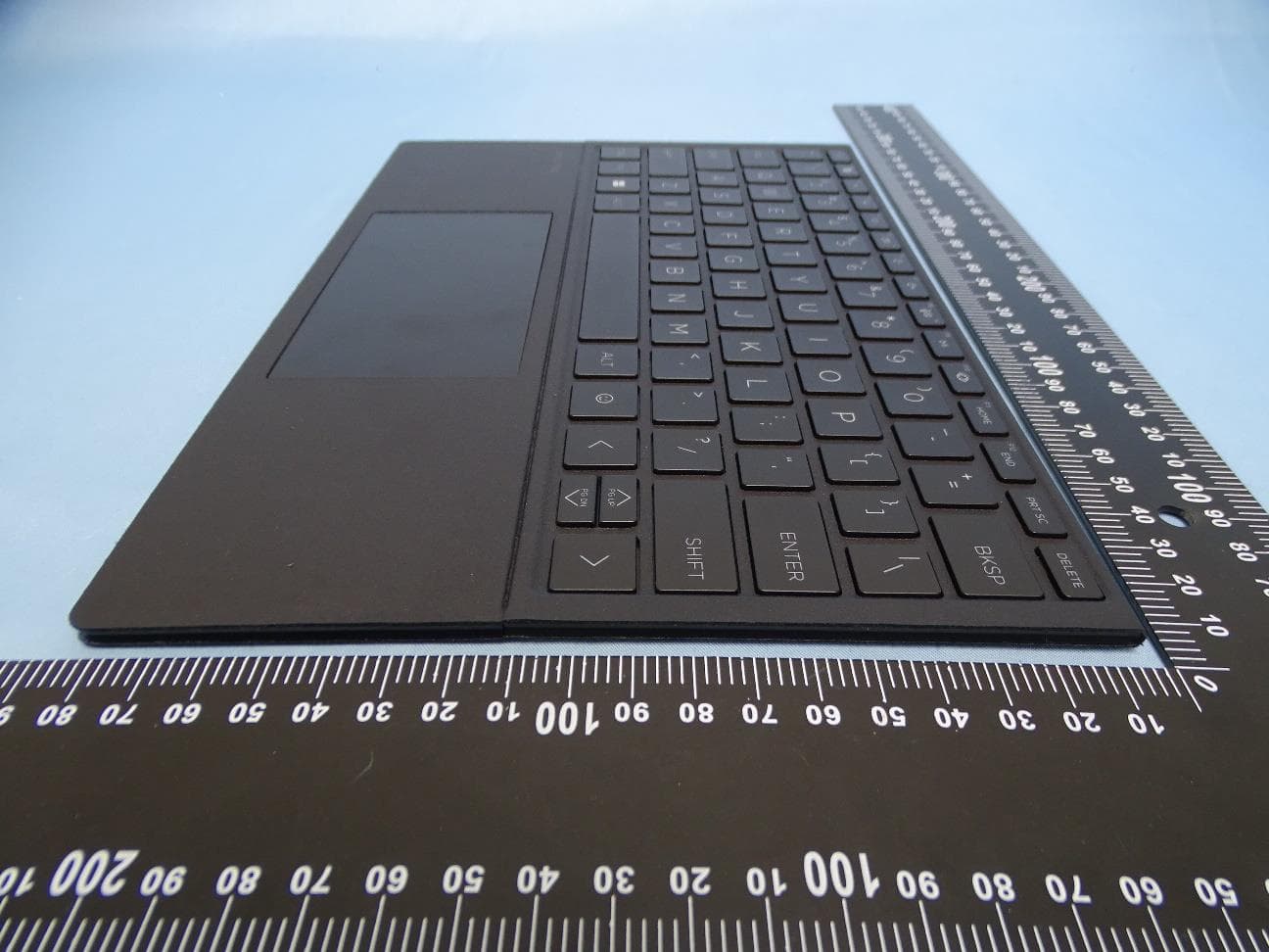 Wireless Keyboard - FCC ID B94-TNC162KWC - HP Inc. (4)