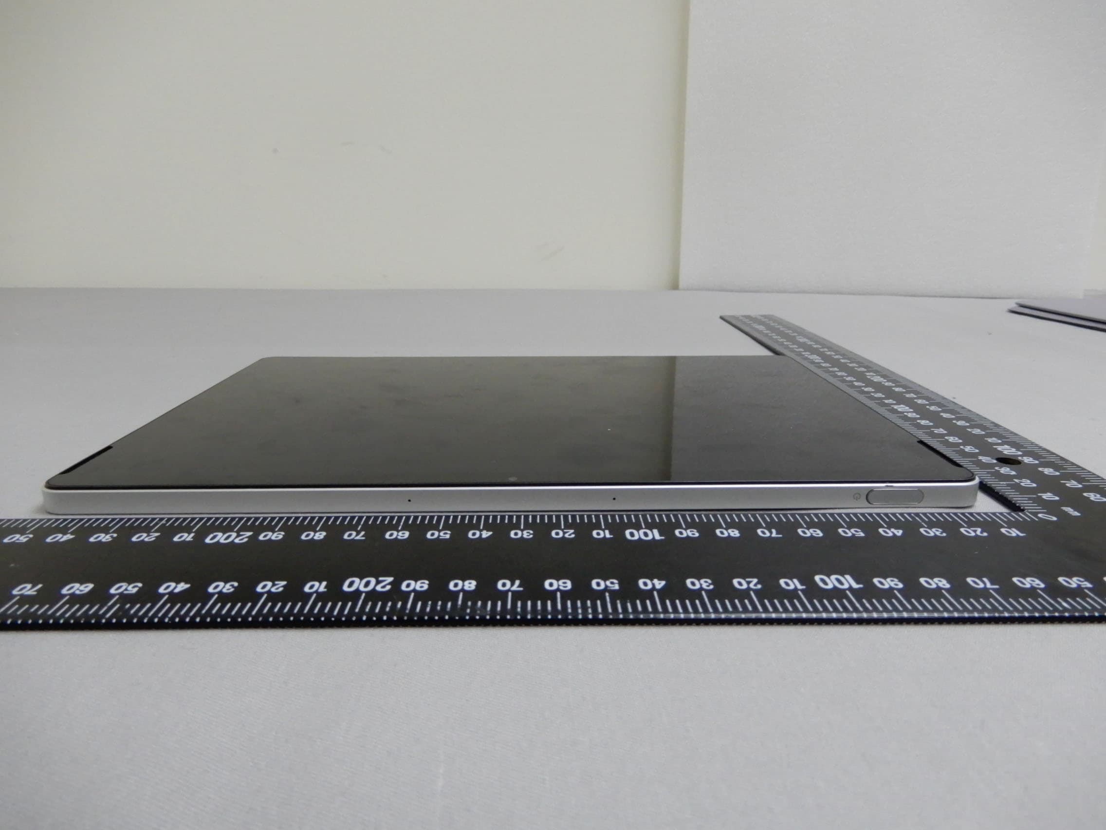 Notebook Computer - FCC ID B94-TNH101QN - HP Inc. (5)